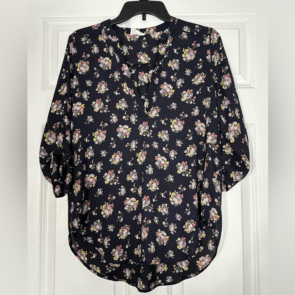 “All in Favor” floral v-neck blouse, size S/M